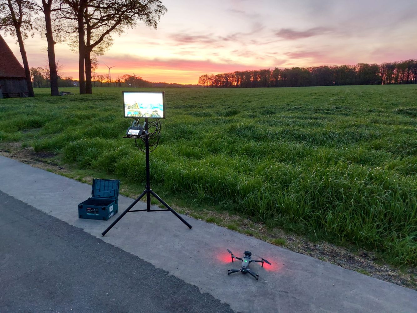 koffer-bildschirm-drohne.jpeg